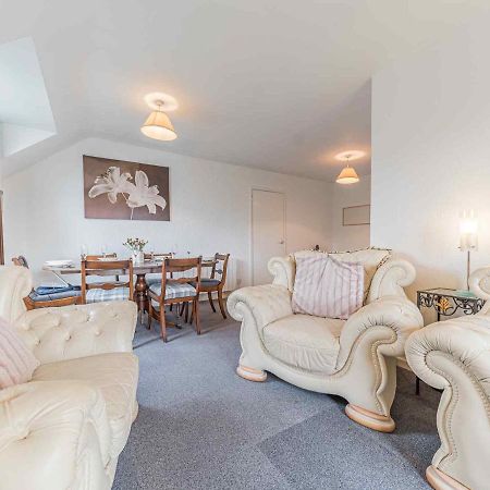 Pass The Keys Comfortable 3 Bed In Central Bowness With Parking Windermere Exterior photo