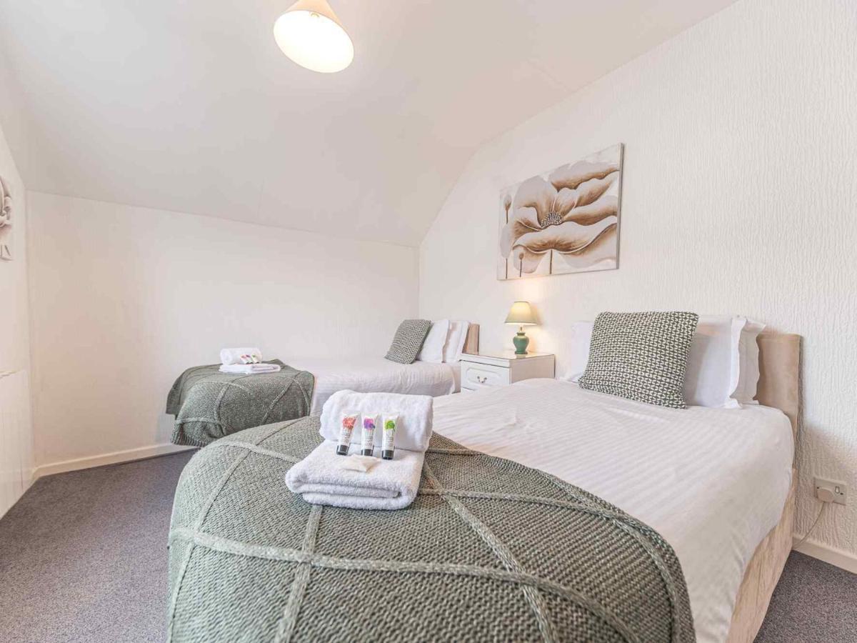Pass The Keys Comfortable 3 Bed In Central Bowness With Parking Windermere Exterior photo