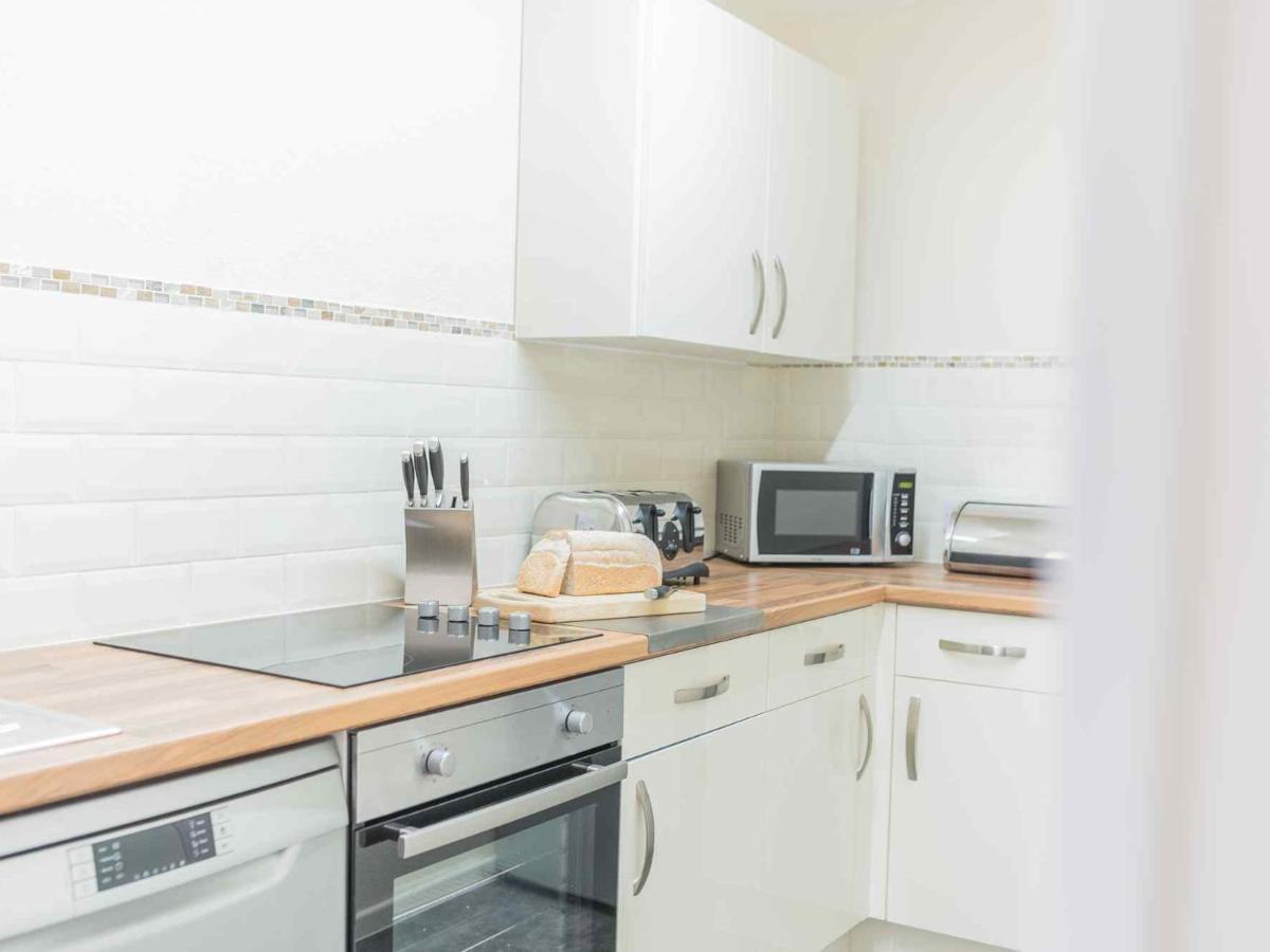 Pass The Keys Comfortable 3 Bed In Central Bowness With Parking Windermere Exterior photo
