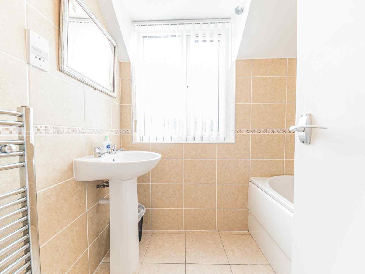 Pass The Keys Comfortable 3 Bed In Central Bowness With Parking Windermere Exterior photo